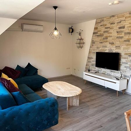 A&V Apartments Wunderschoene Rheinblick Wohnung Zum Entspannen Apt Ela Duisburg Exteriör bild