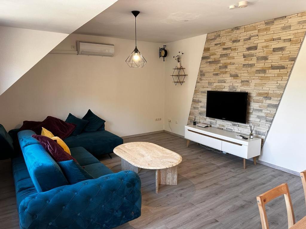 A&V Apartments Wunderschoene Rheinblick Wohnung Zum Entspannen Apt Ela Duisburg Exteriör bild
