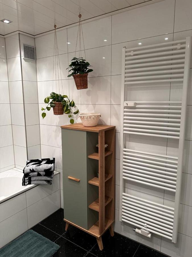 A&V Apartments Wunderschoene Rheinblick Wohnung Zum Entspannen Apt Ela Duisburg Exteriör bild