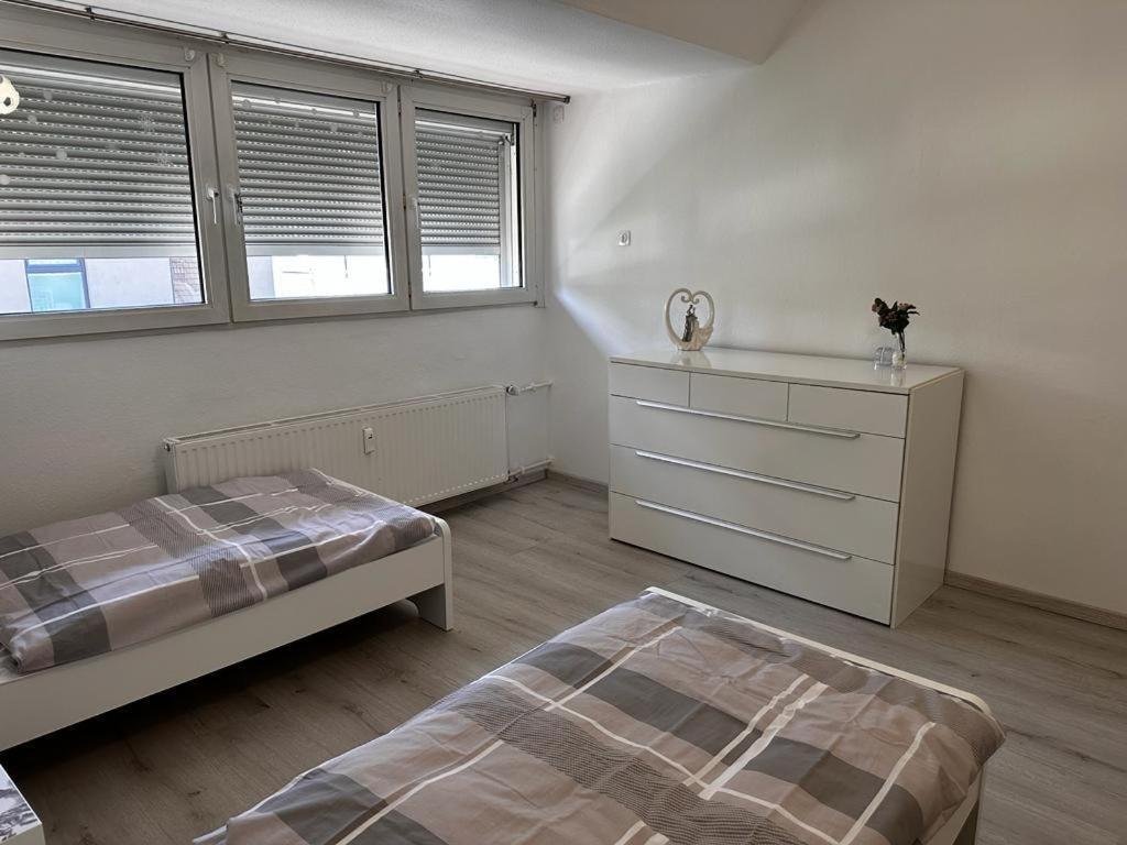 A&V Apartments Wunderschoene Rheinblick Wohnung Zum Entspannen Apt Ela Duisburg Exteriör bild