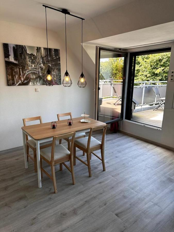 A&V Apartments Wunderschoene Rheinblick Wohnung Zum Entspannen Apt Ela Duisburg Exteriör bild