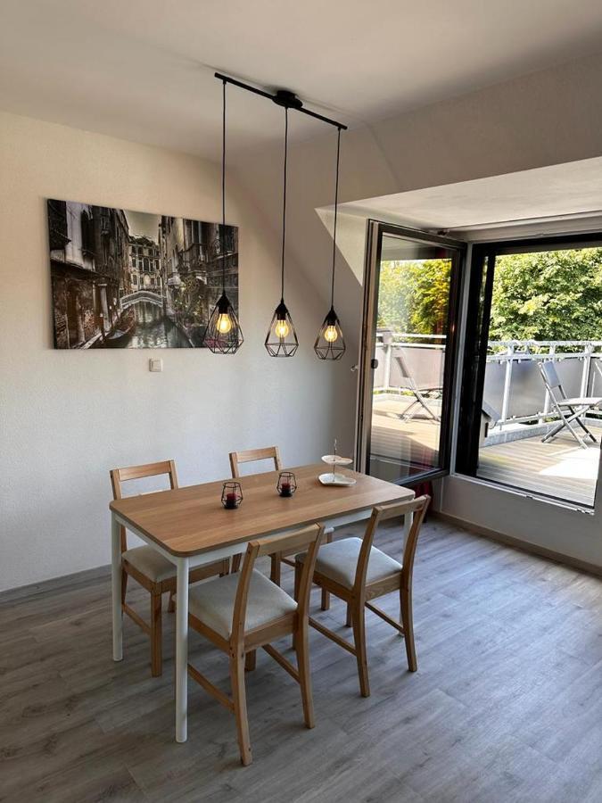 A&V Apartments Wunderschoene Rheinblick Wohnung Zum Entspannen Apt Ela Duisburg Exteriör bild