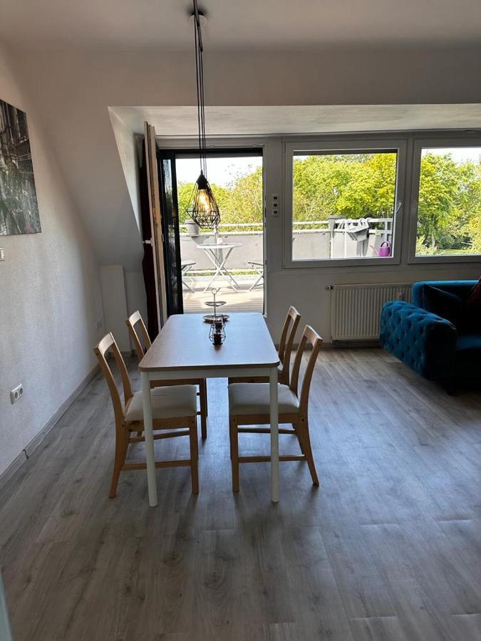 A&V Apartments Wunderschoene Rheinblick Wohnung Zum Entspannen Apt Ela Duisburg Exteriör bild