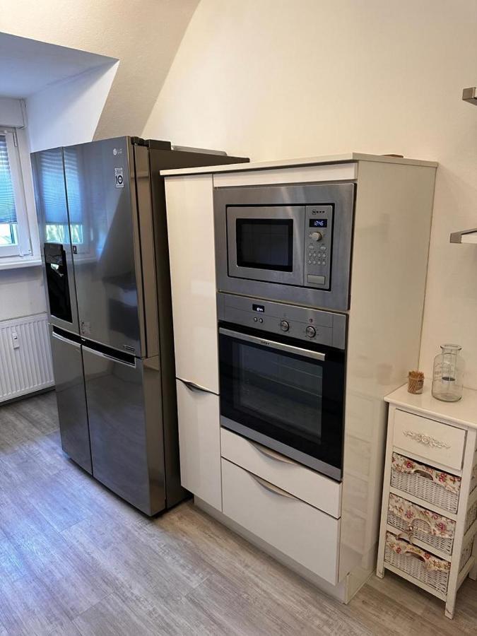 A&V Apartments Wunderschoene Rheinblick Wohnung Zum Entspannen Apt Ela Duisburg Exteriör bild