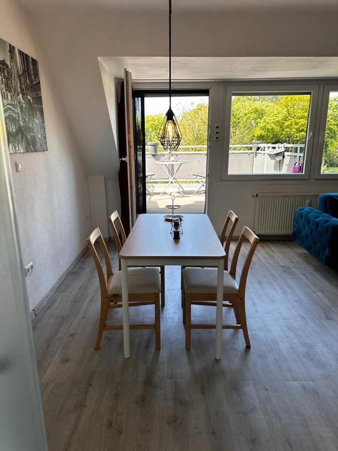 A&V Apartments Wunderschoene Rheinblick Wohnung Zum Entspannen Apt Ela Duisburg Exteriör bild